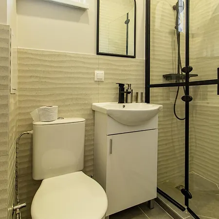 Louvre Loft: Charming In * ソフィア