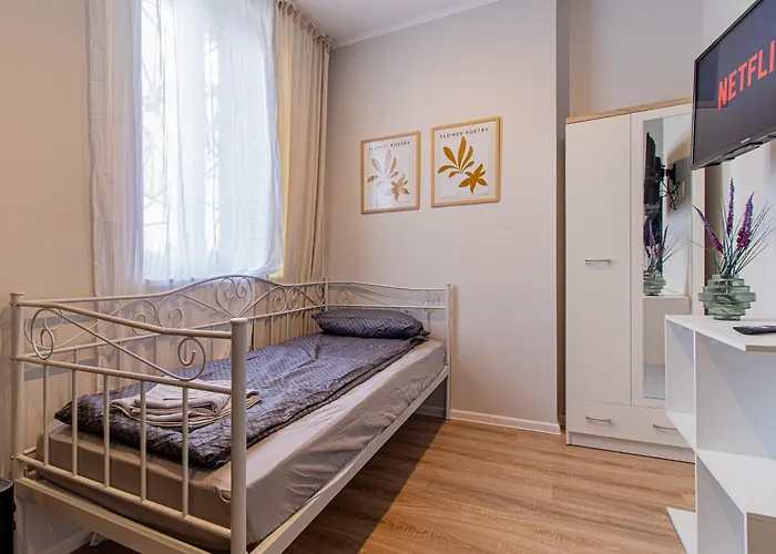 Louvre Loft: Charming In * ソフィア